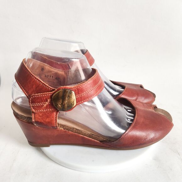 Taos Sandals Size 8.5 - 9 /40 Carousel 3 Brown Leather 3" Wedge Open Toe Comfort - Picture 1 of 10